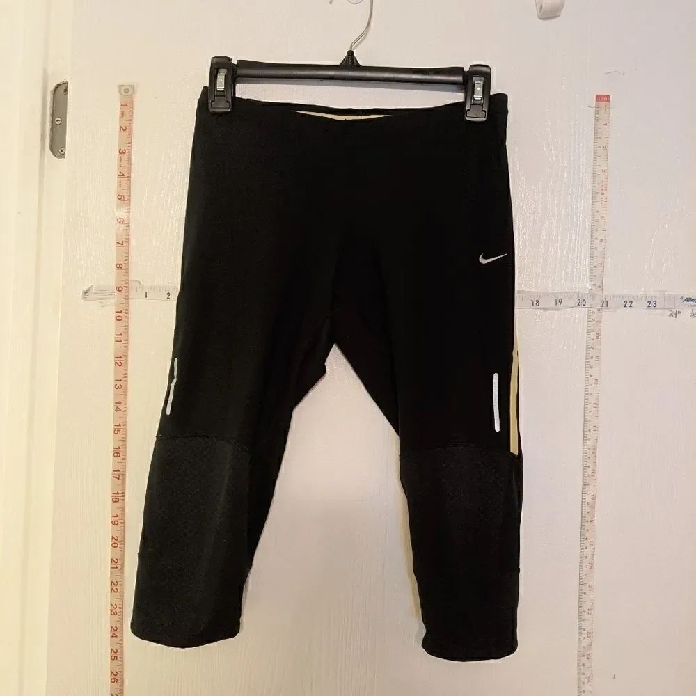 NIKE DRI FIT LADIES SIZE SMALL PERFORMANCE CAPRI